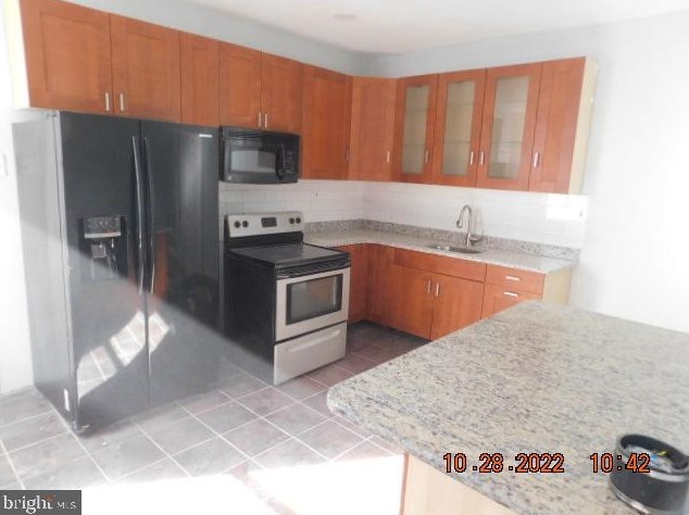 1668 Haworth St, Philadelphia PA  19124-1372 exterior