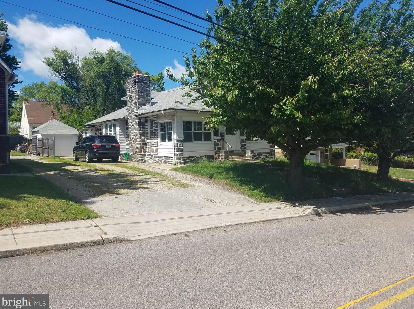686 Summit Ave, Philadelphia, PA 19128