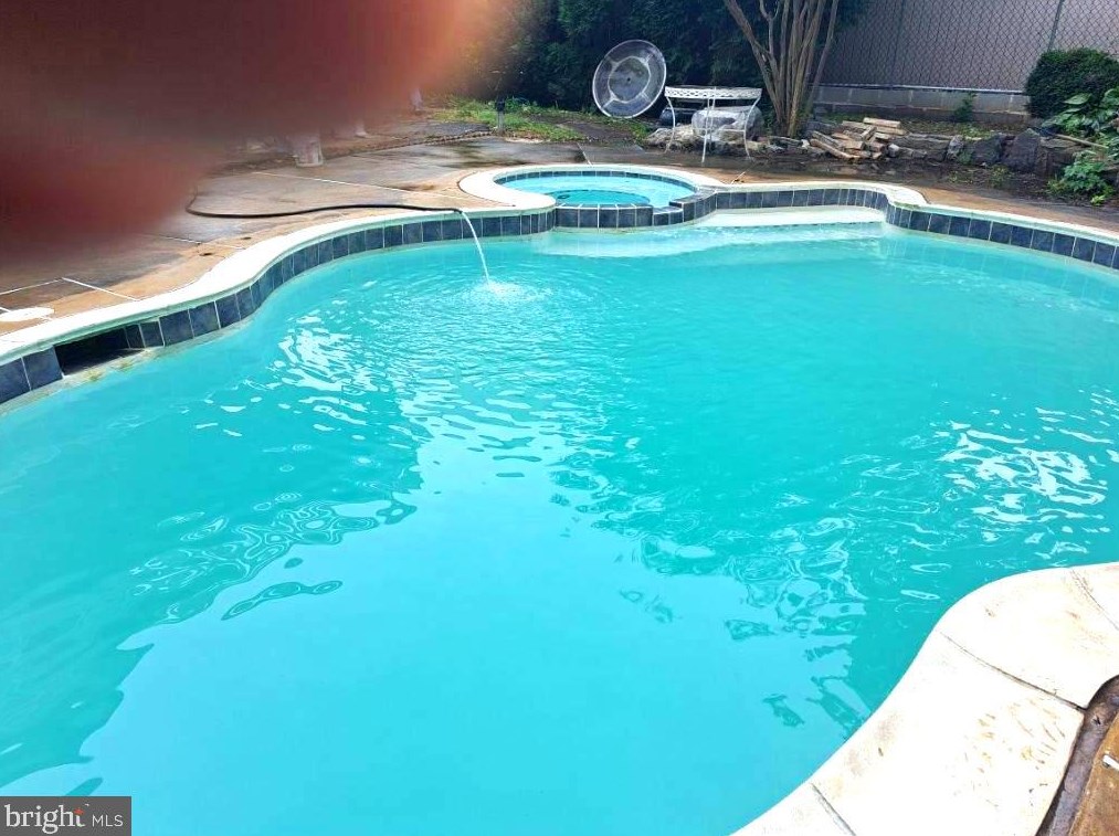 550 Selma St, Philadelphia PA  19116-2822 exterior