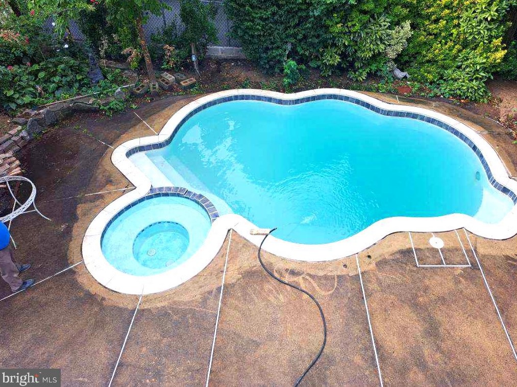 550 Selma St, Philadelphia PA  19116-2822 exterior