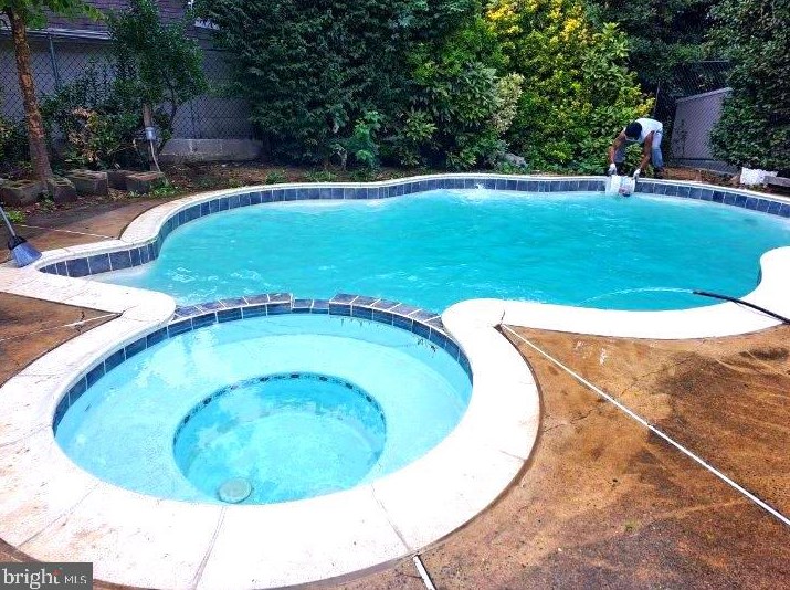 550 Selma St, Philadelphia PA  19116-2822 exterior