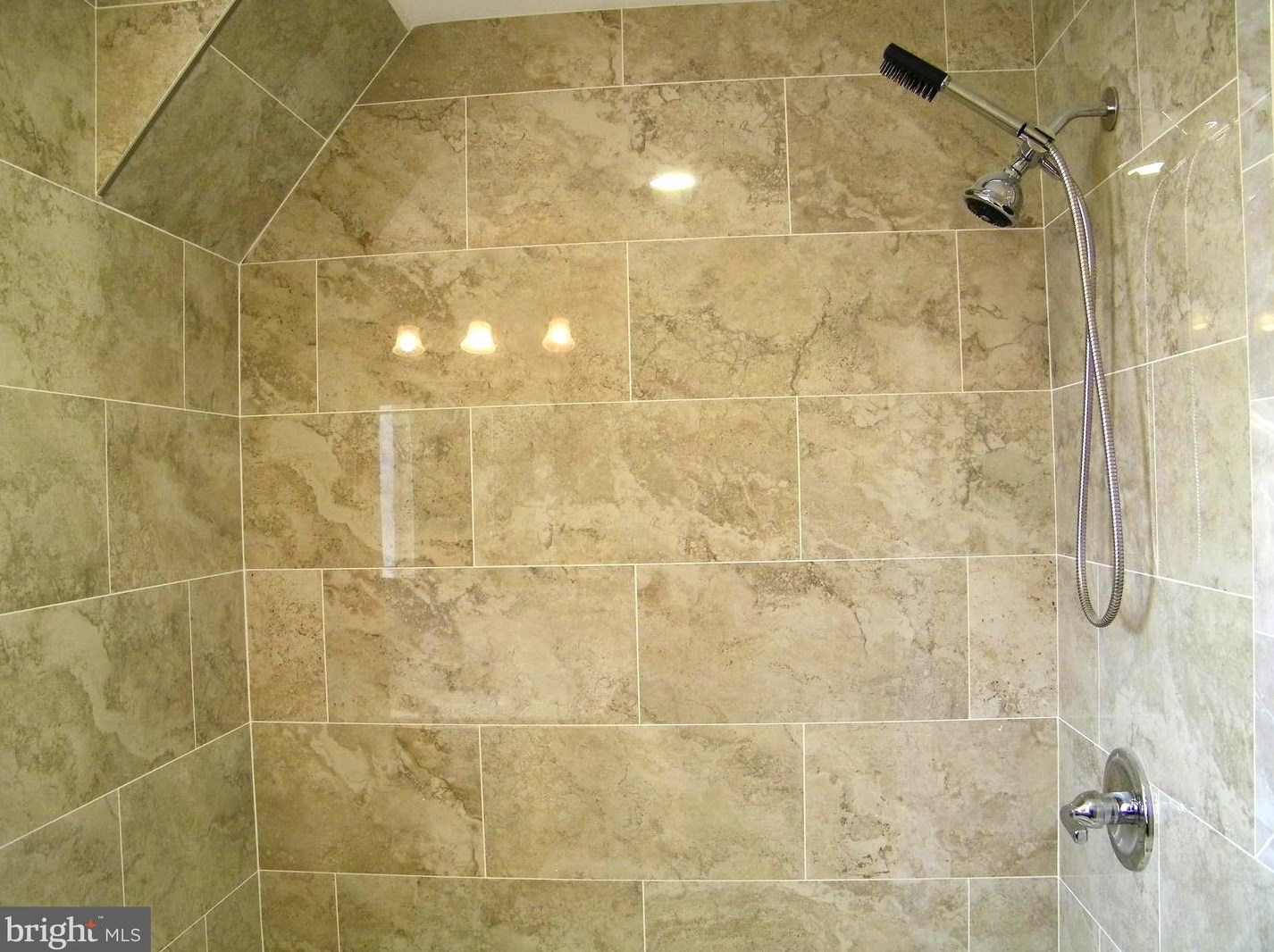 550 Selma St, Philadelphia PA  19116-2822 exterior