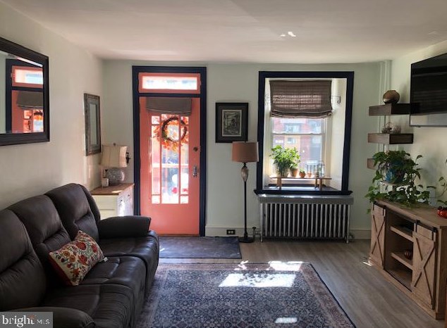 138 Grape St, Philadelphia, PA 19127-1440