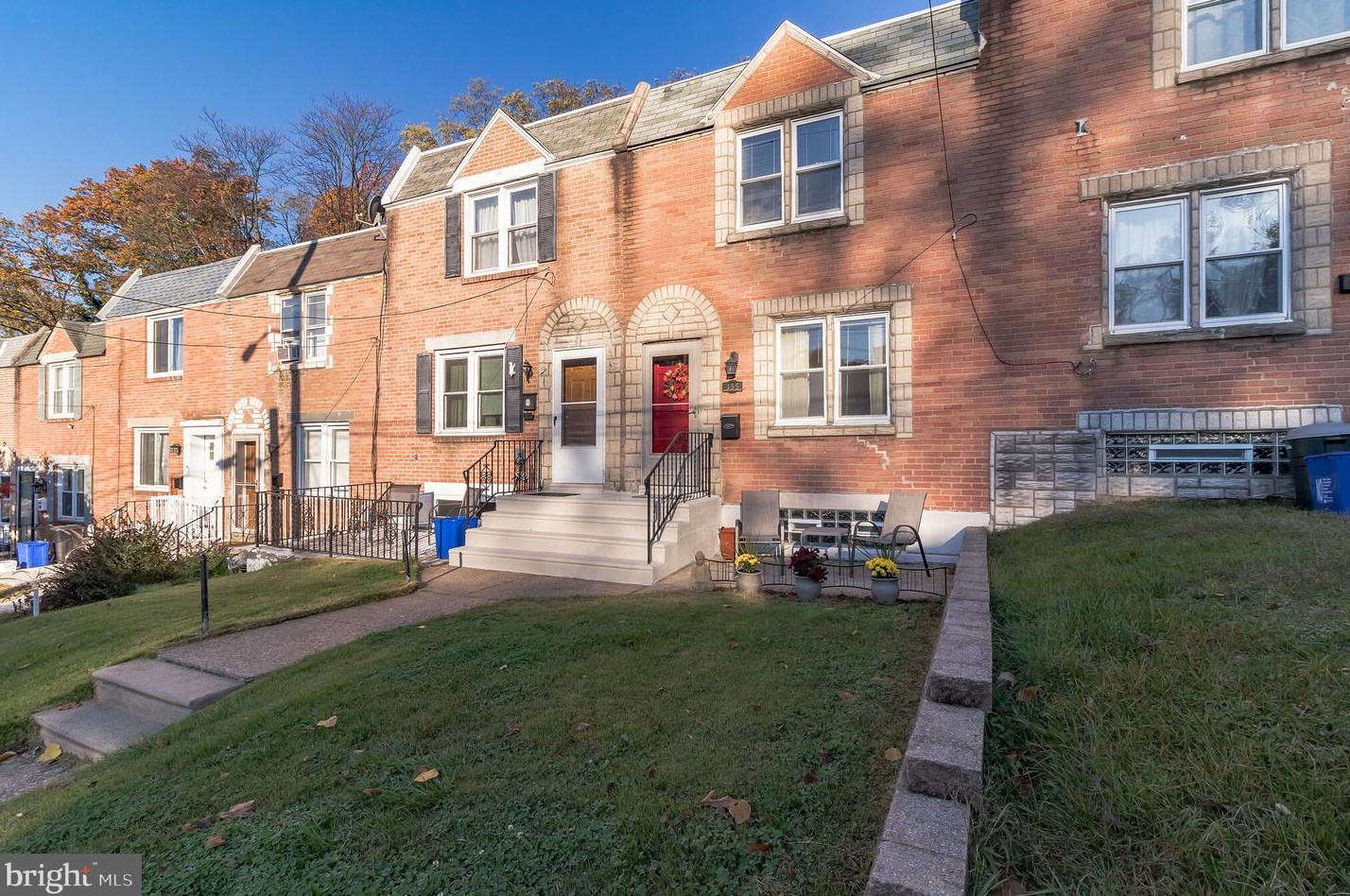 355 Salaignac St, Philadelphia, PA 19128-5123