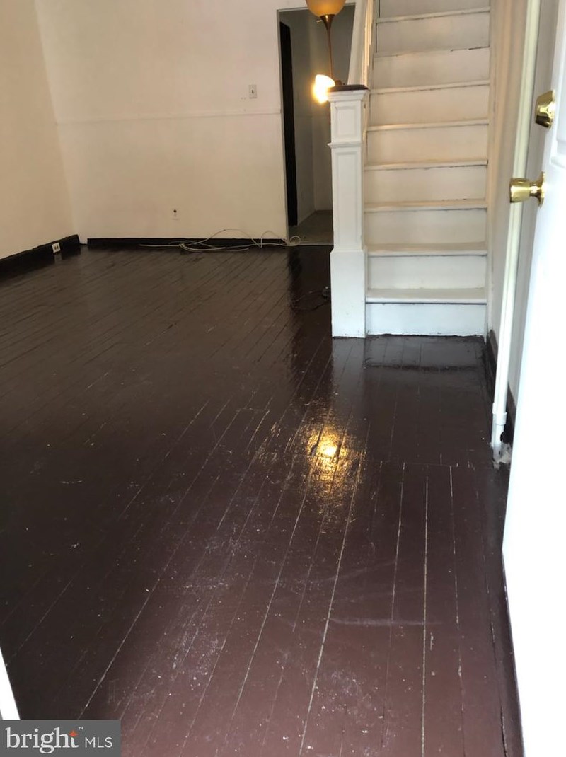 814 E Thayer St, Philadelphia, PA 19134