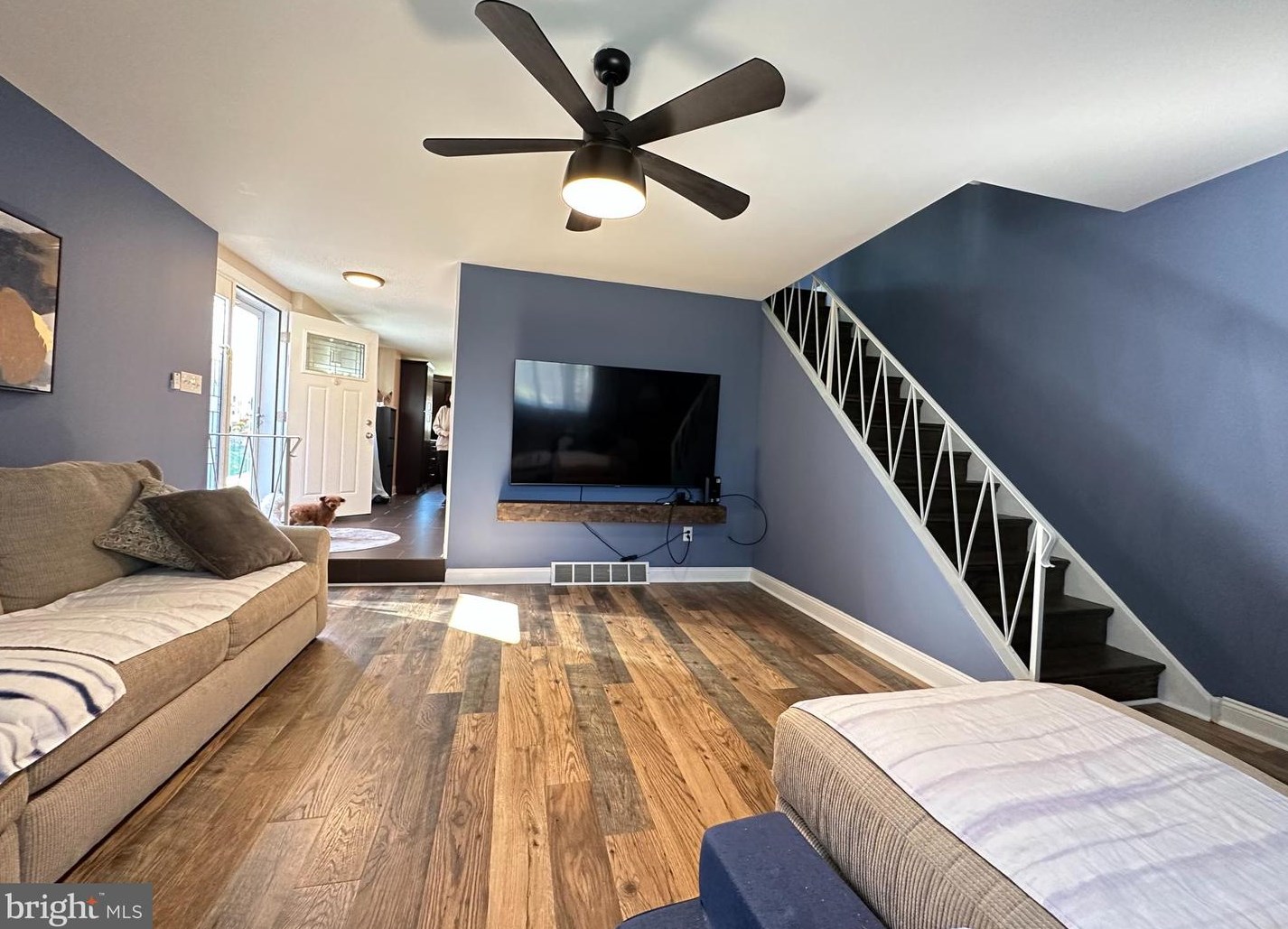 819 Arnold St, Philadelphia, PA 19111