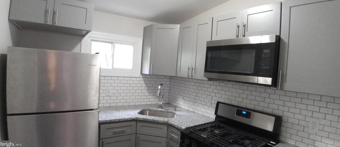 2066 Stella St, Philadelphia PA  19134-3635 exterior