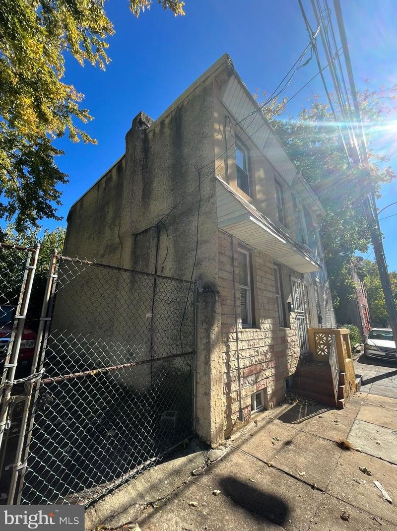 2333 Orianna St, Philadelphia PA  19133-2929 exterior