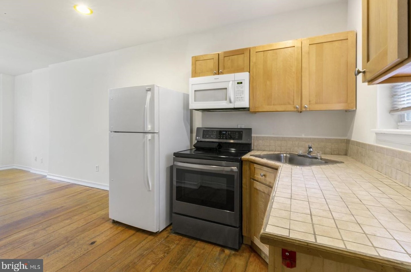 1136 Day St, Philadelphia PA  19125-4112 exterior