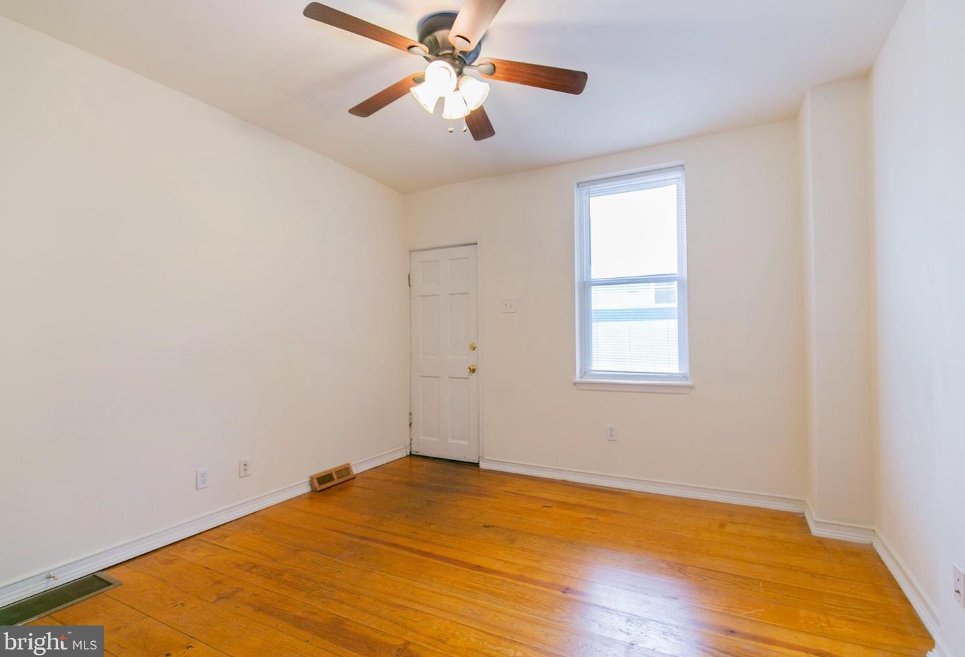 1136 Day St, Philadelphia PA  19125-4112 exterior