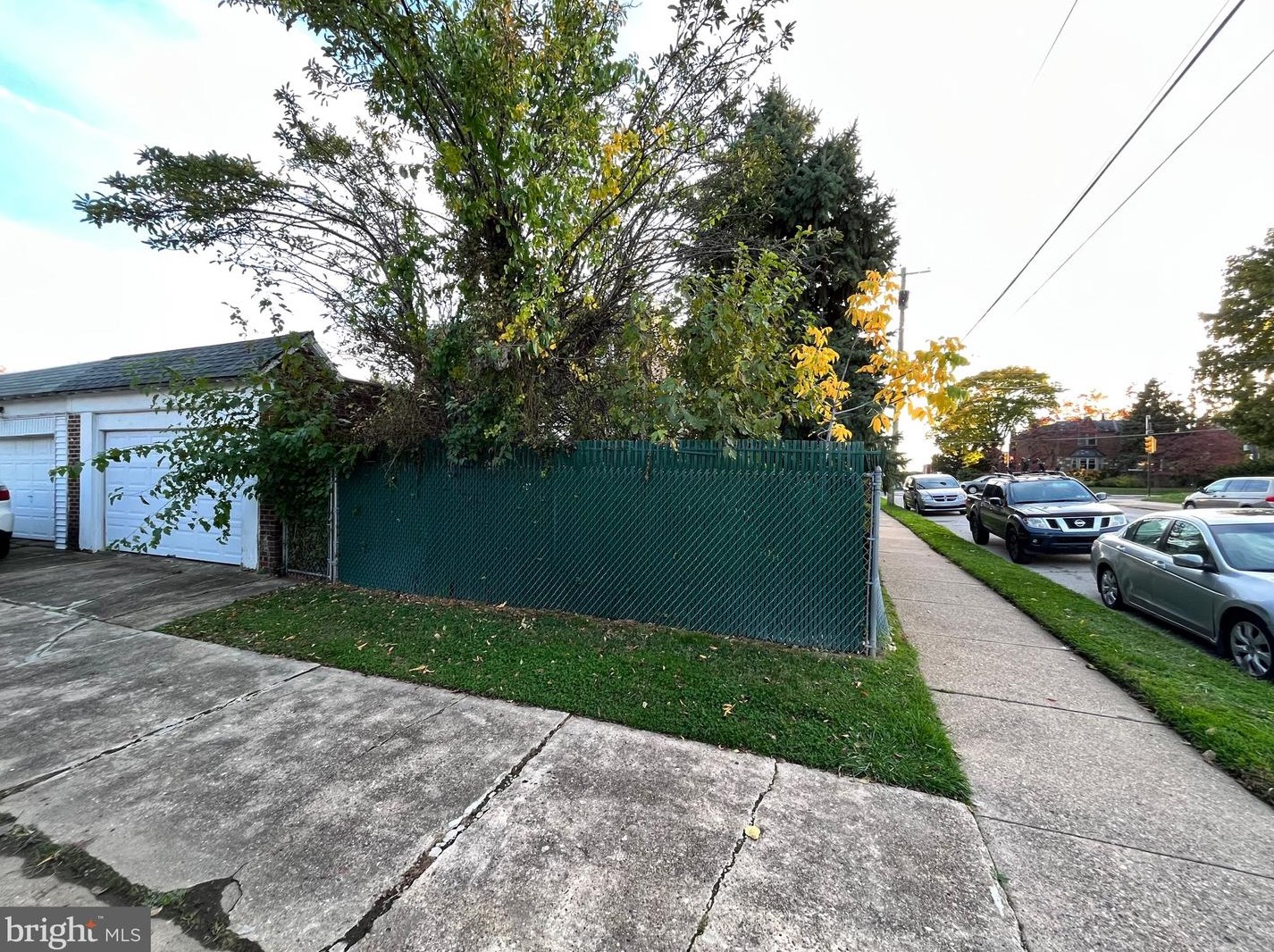 2401 Rhawn St, Philadelphia, PA 19152-3323