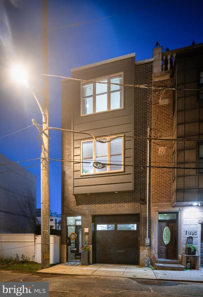 1418 Pemberton St, Philadelphia, PA 19146-2210