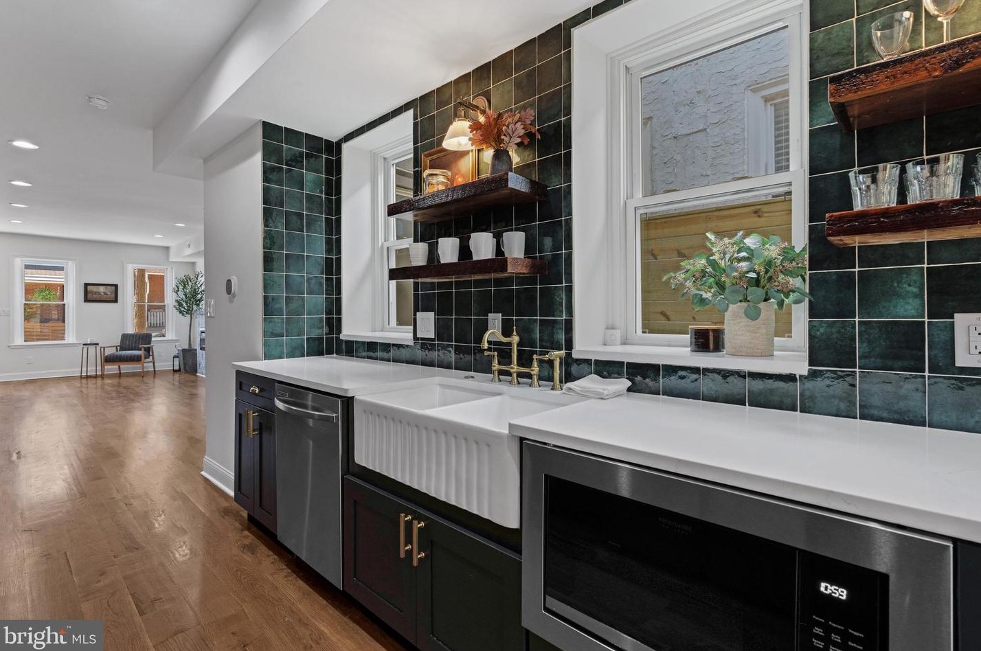 3867 Manayunk Ave, Philadelphia PA 19128-5111 exterior