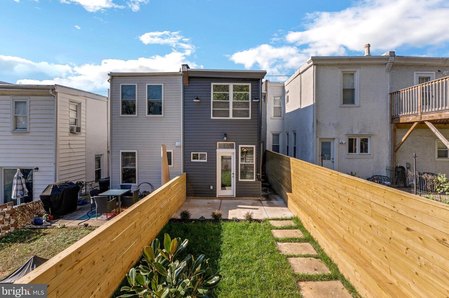 3867 Manayunk Ave, Philadelphia PA 19128-5111 exterior