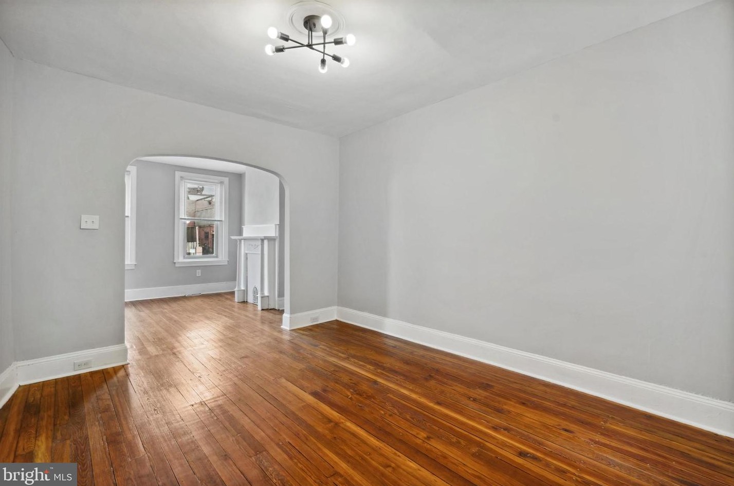 2024 Venango St, Philadelphia, PA 19140-3935