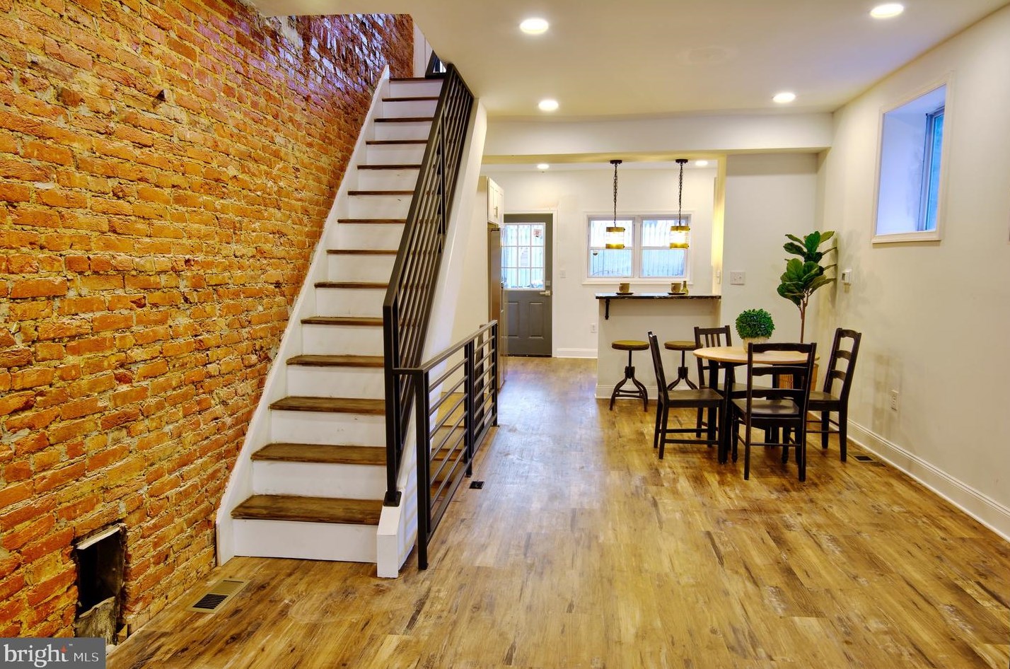 601 Sigel St, Philadelphia PA  19148-1723 exterior