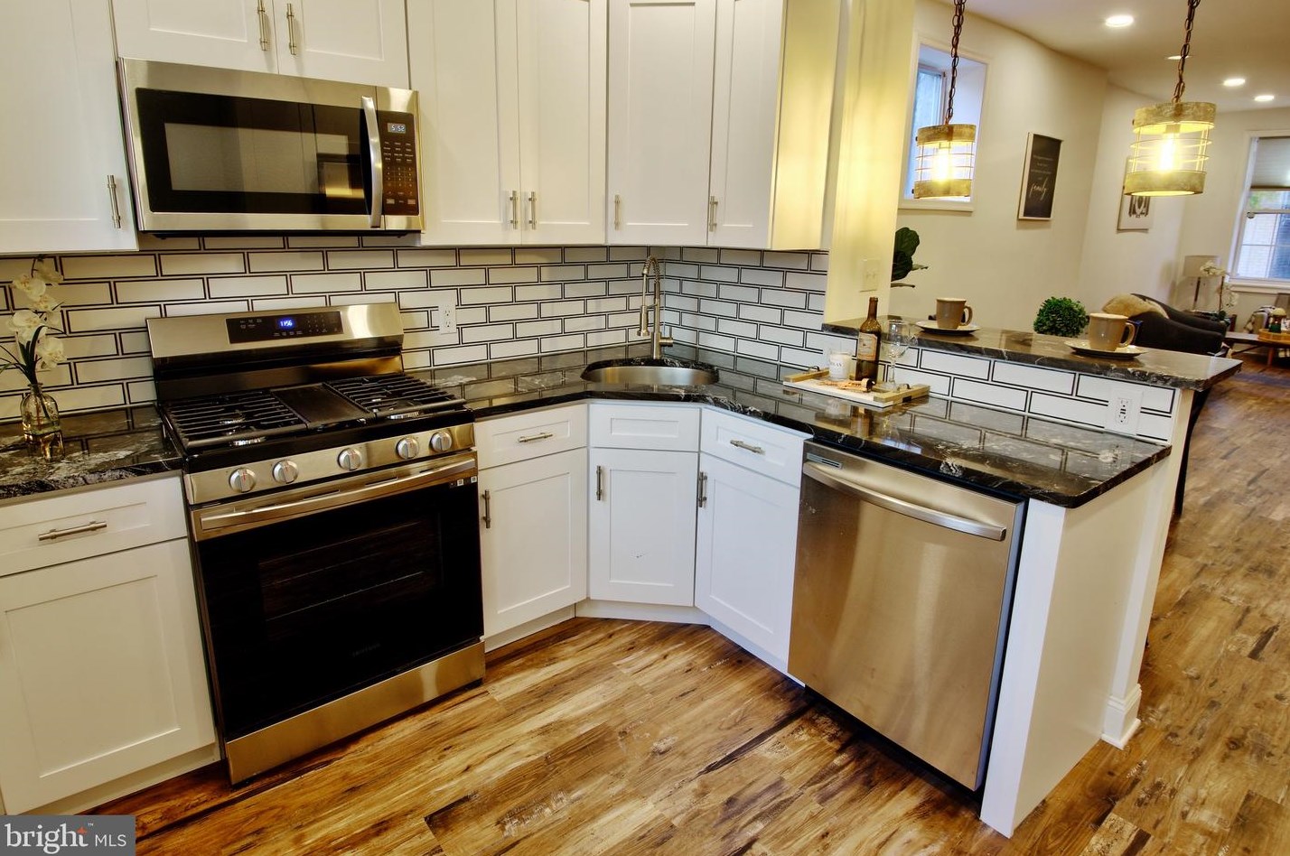 601 Sigel St, Philadelphia PA  19148-1723 exterior