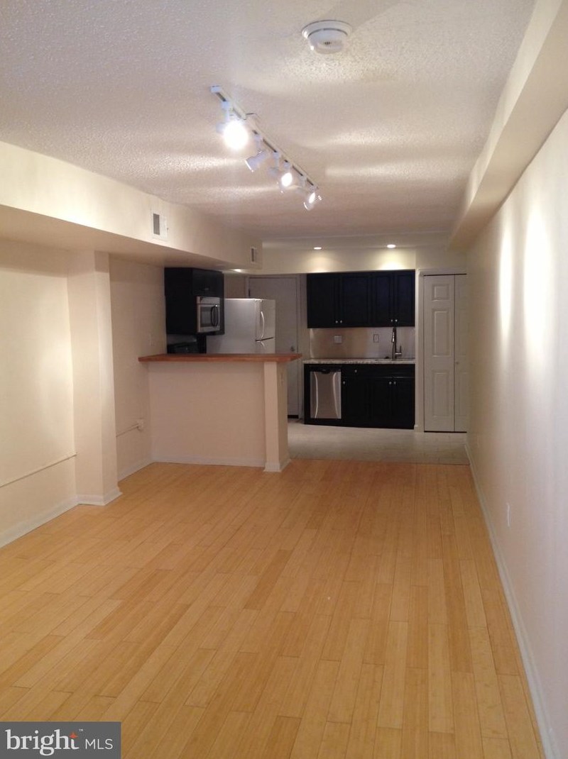 114 N 3rd St #3, Philadelphia, PA 19106