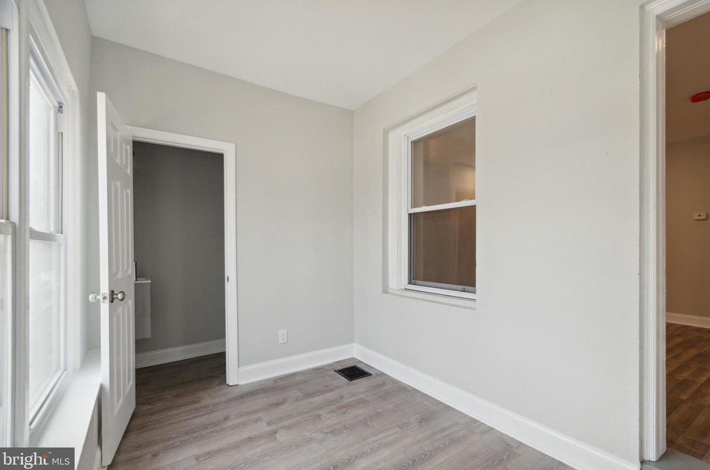 2620 Dewey St, Philadelphia, PA 19142-3520