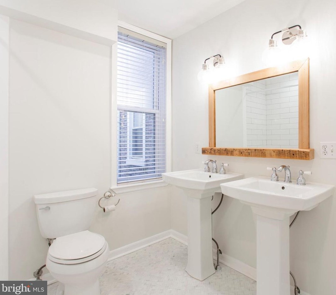 530 Queen St, Philadelphia PA  19147-3023 exterior