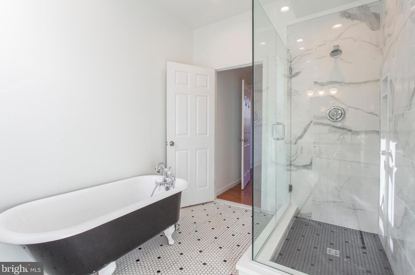 530 Queen St, Philadelphia PA  19147-3023 exterior