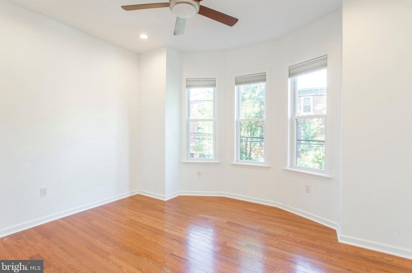 530 Queen St, Philadelphia PA  19147-3023 exterior