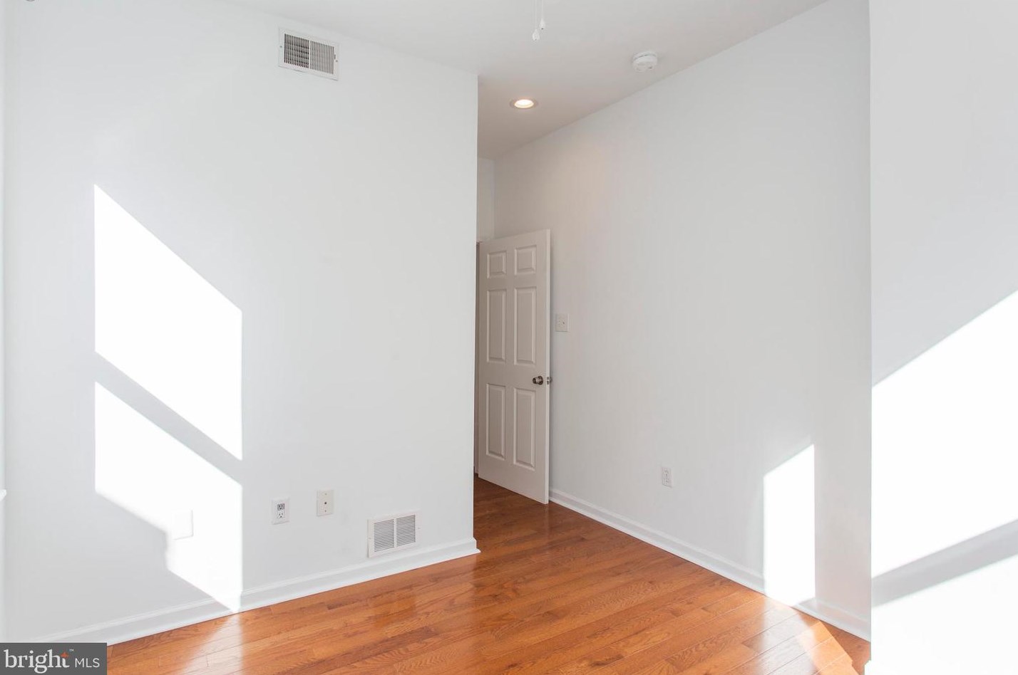 530 Queen St, Philadelphia PA  19147-3023 exterior