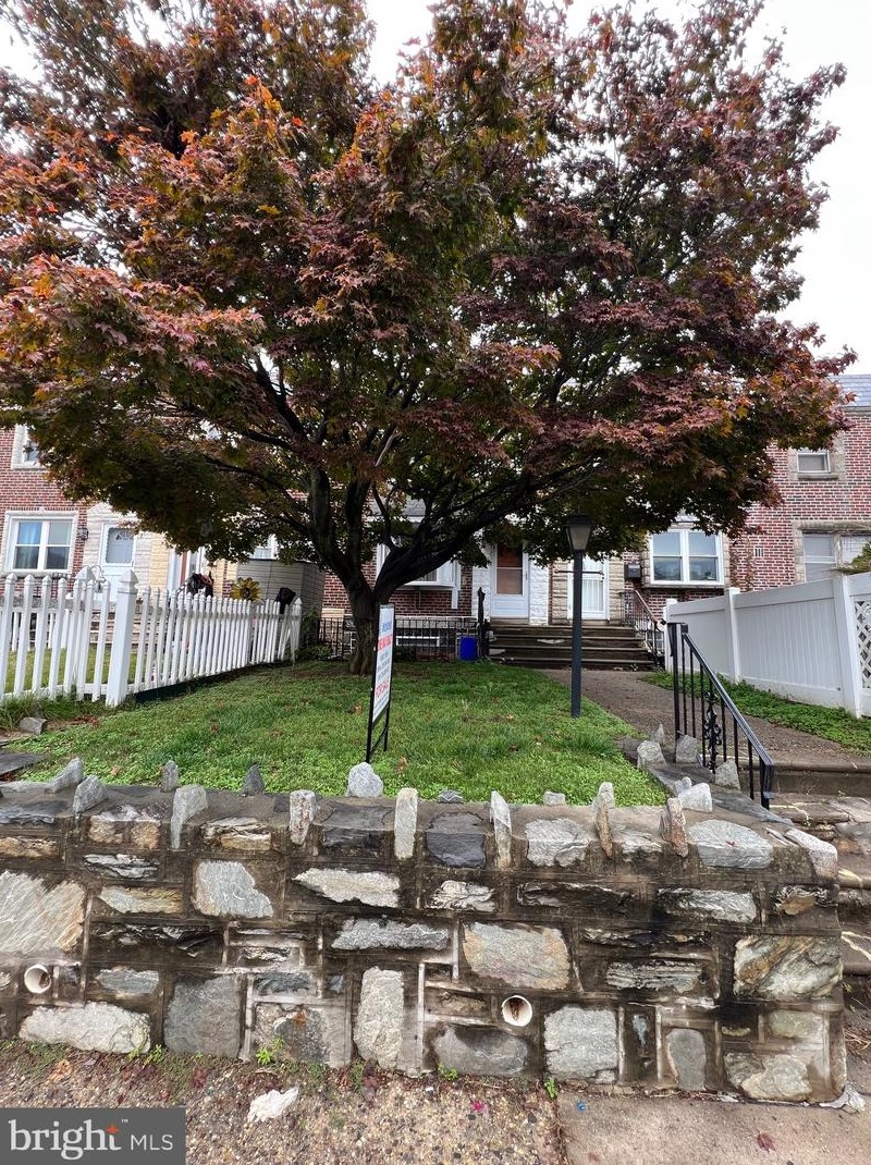 6656 Algard St, Philadelphia, PA 19135-2616