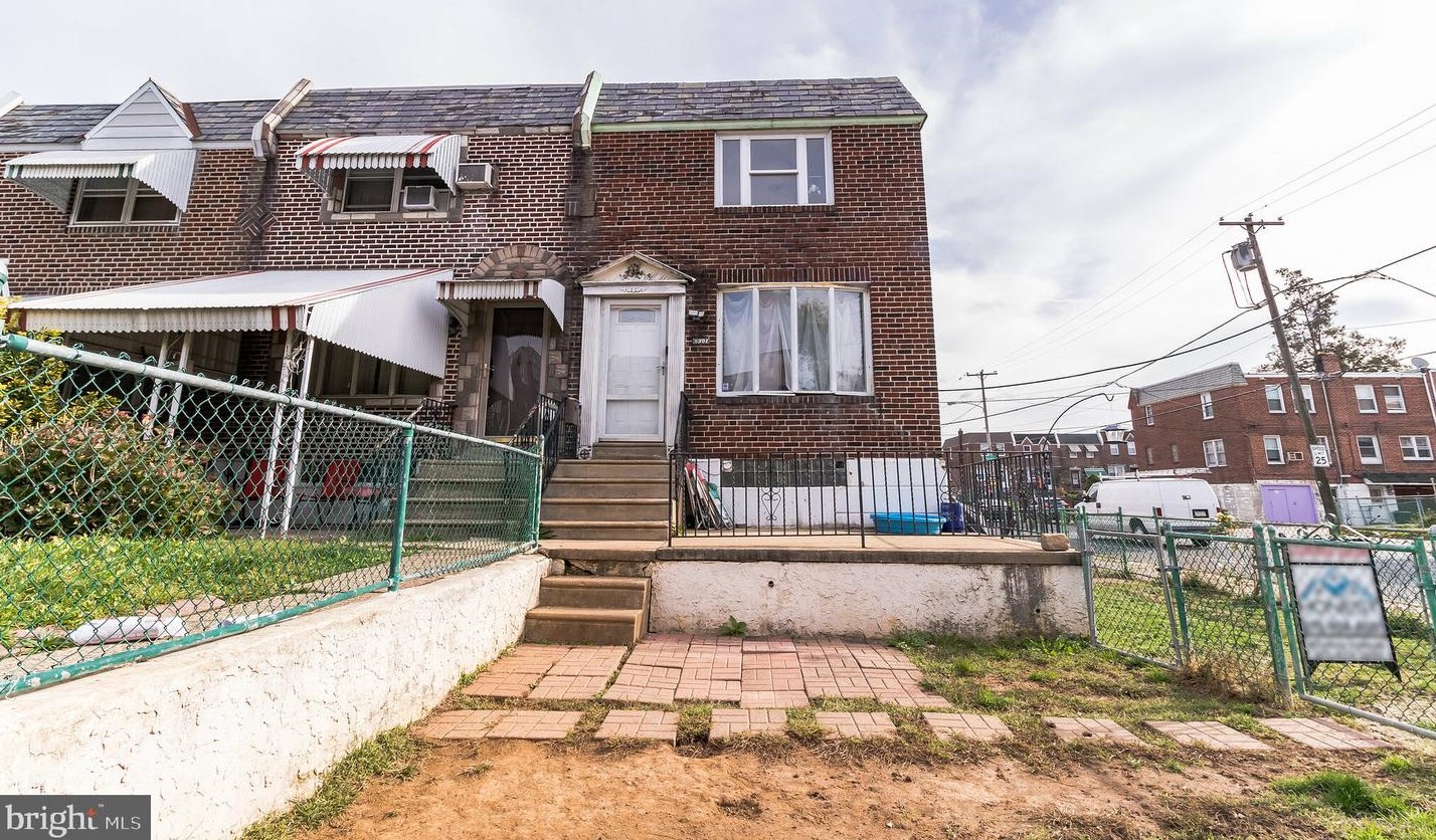 6301 Cottage St, Philadelphia, PA 19135-3220