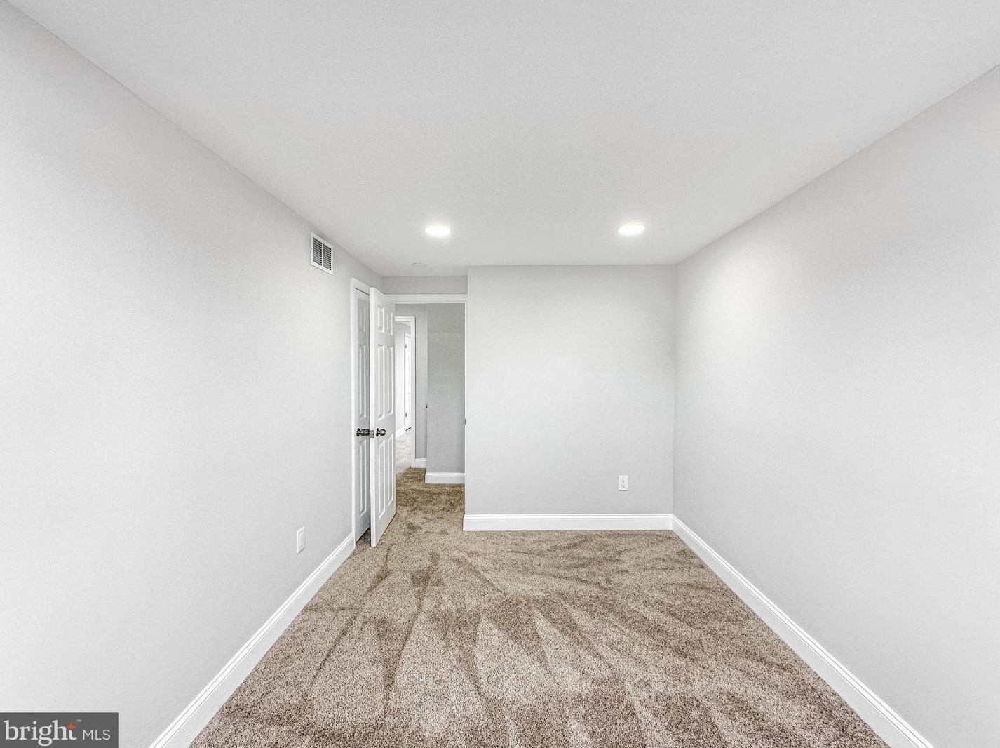 1356 Kimberly Dr, Philadelphia PA  19151-2833 exterior