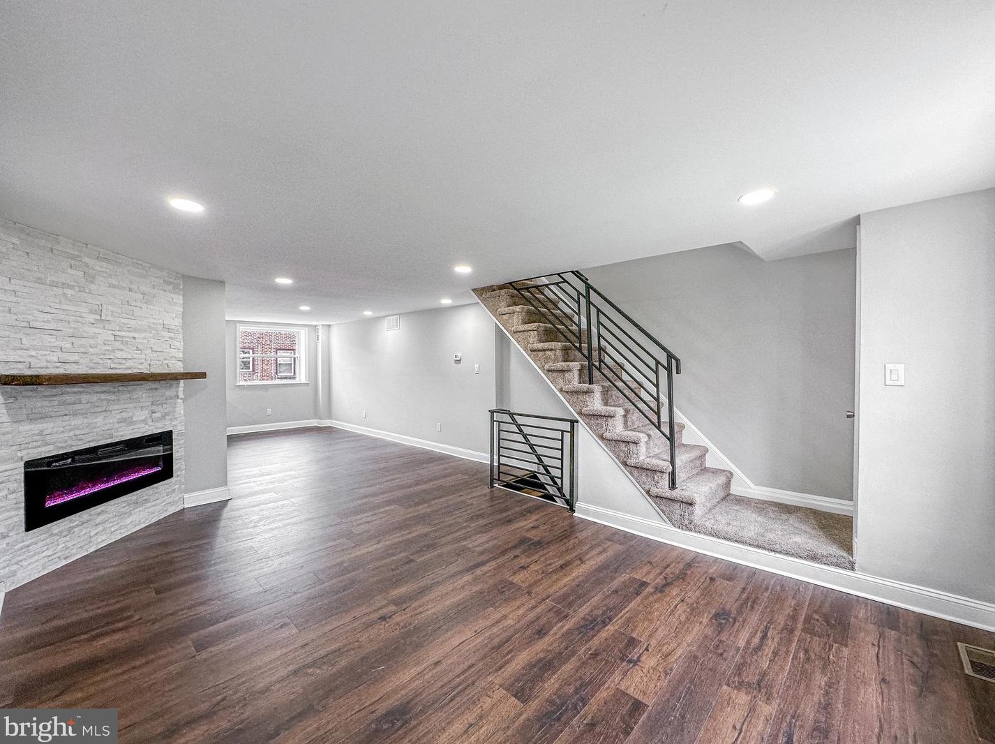 1356 Kimberly Dr, Philadelphia PA  19151-2833 exterior