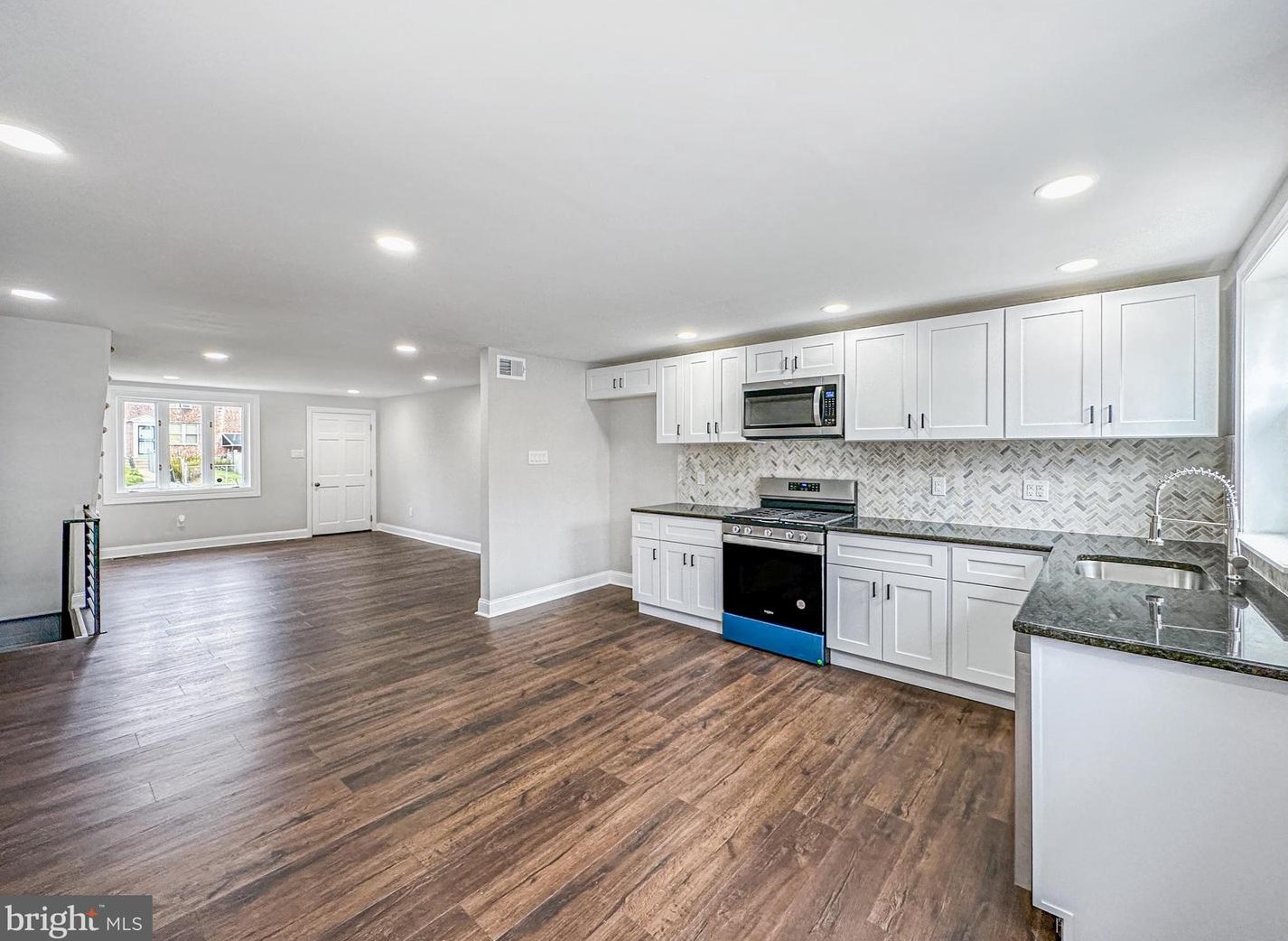 1356 Kimberly Dr, Philadelphia PA  19151-2833 exterior