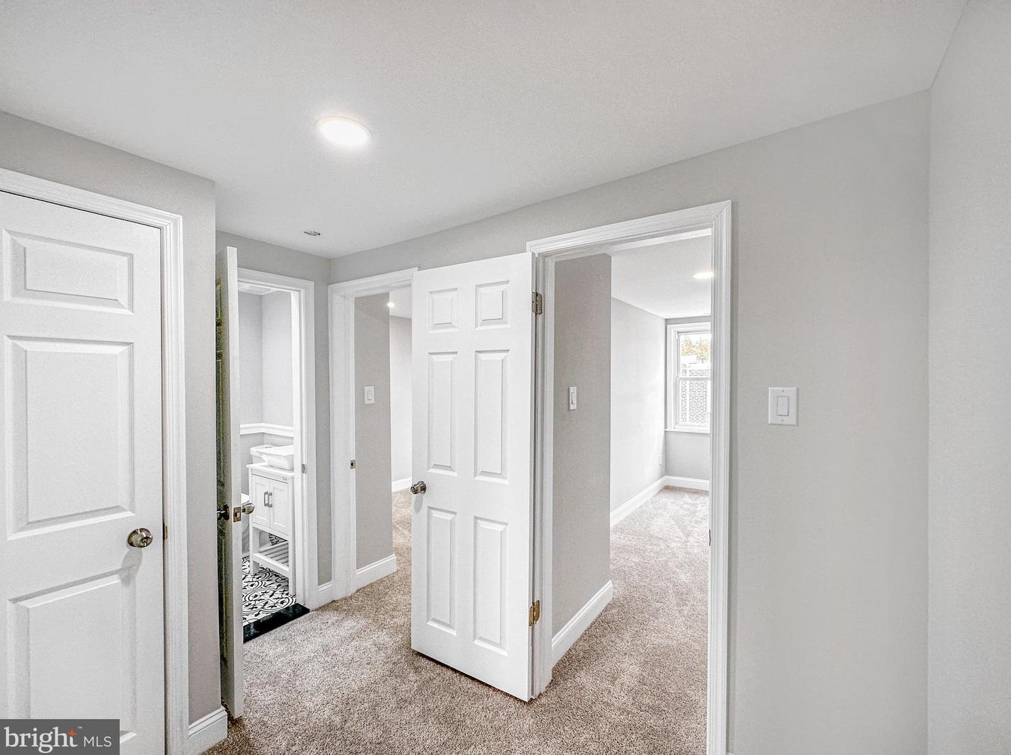 1356 Kimberly Dr, Philadelphia PA  19151-2833 exterior