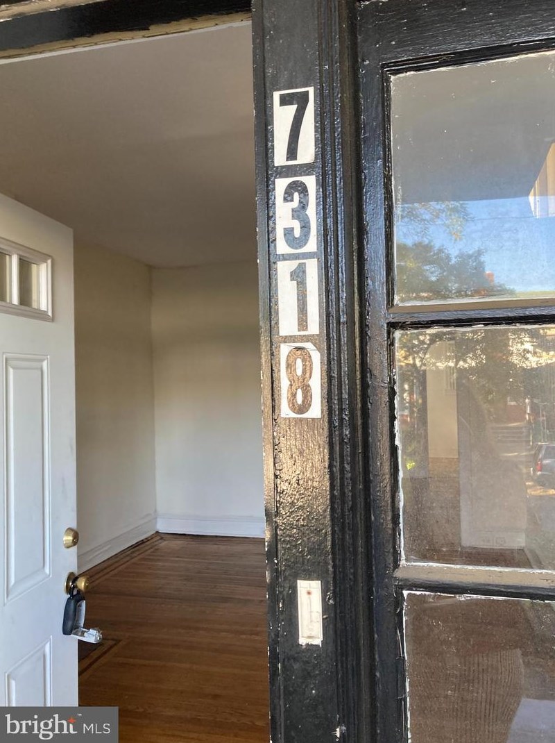 7318 Walnut Ln, Philadelphia, PA 19138
