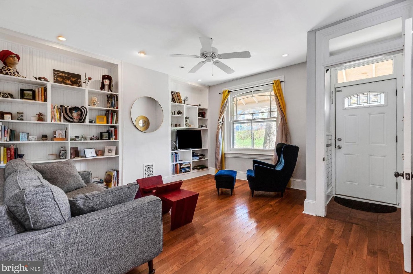 423 Rittenhouse St, Philadelphia, PA 19144-5743