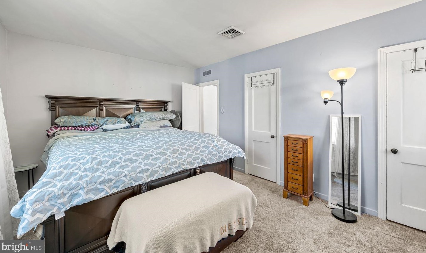 9226 Horatio Rd, Philadelphia PA  19114-3809 exterior