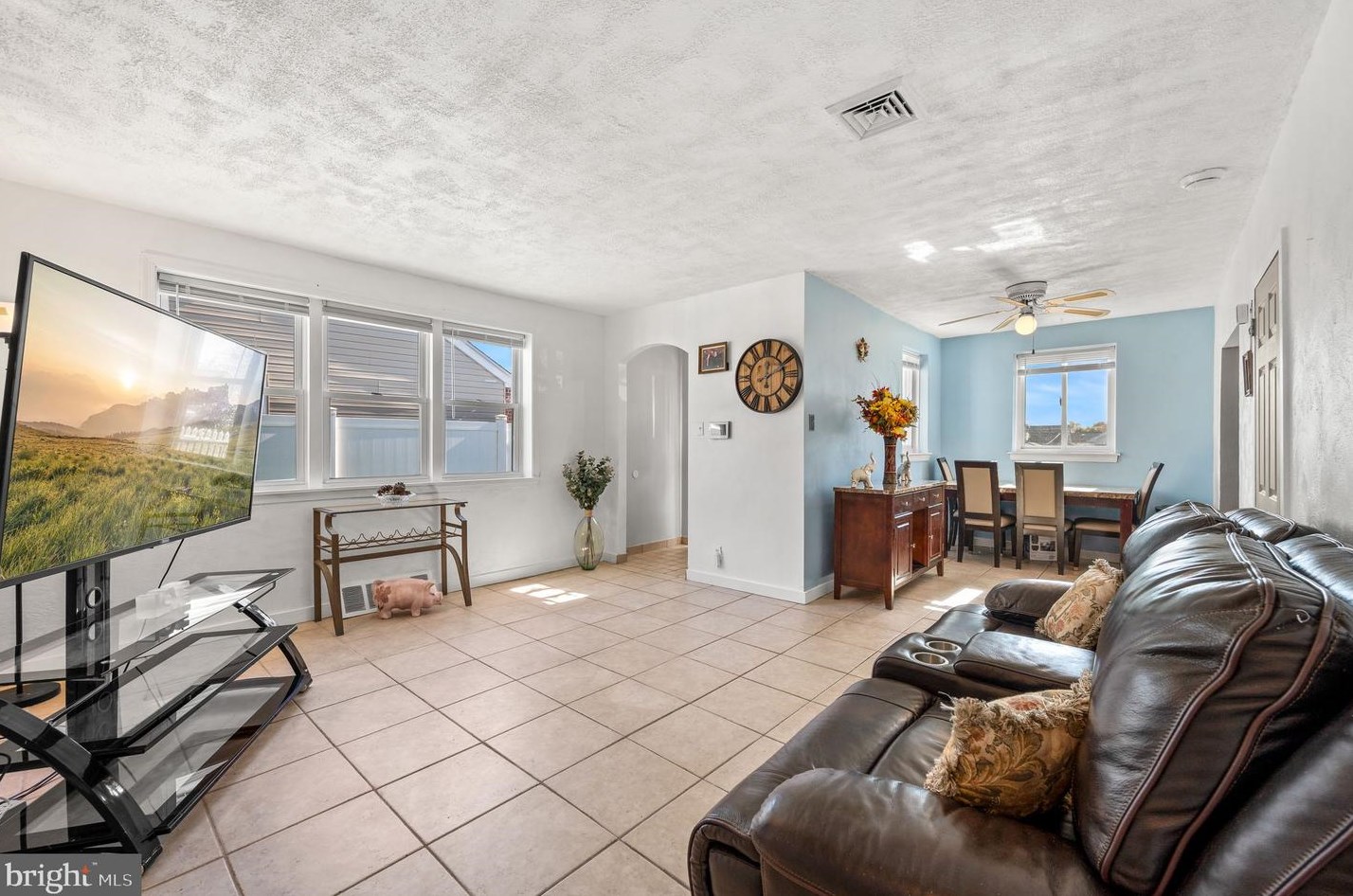 9226 Horatio Rd, Philadelphia PA  19114-3809 exterior