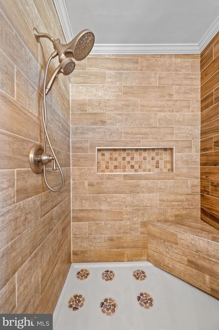 9226 Horatio Rd, Philadelphia PA  19114-3809 exterior