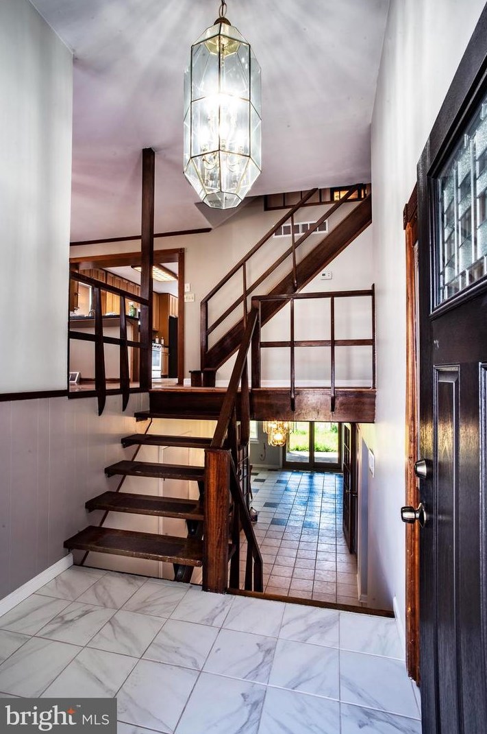 1852 Sanford St, Philadelphia, PA 19116-3846