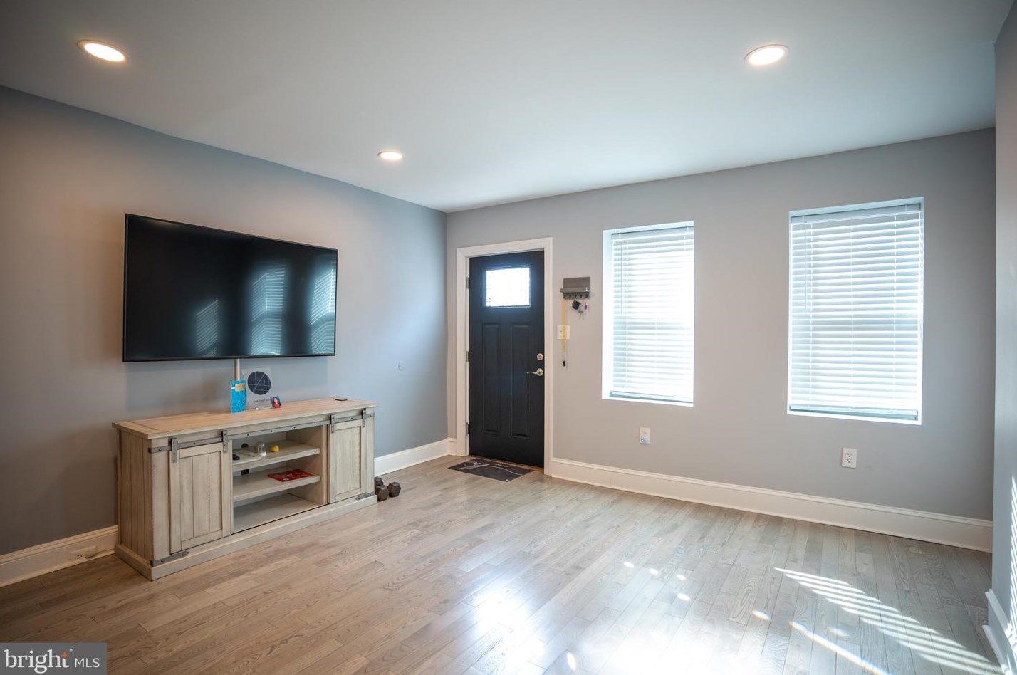 1105 Mifflin St, Philadelphia PA  19148-2109 exterior