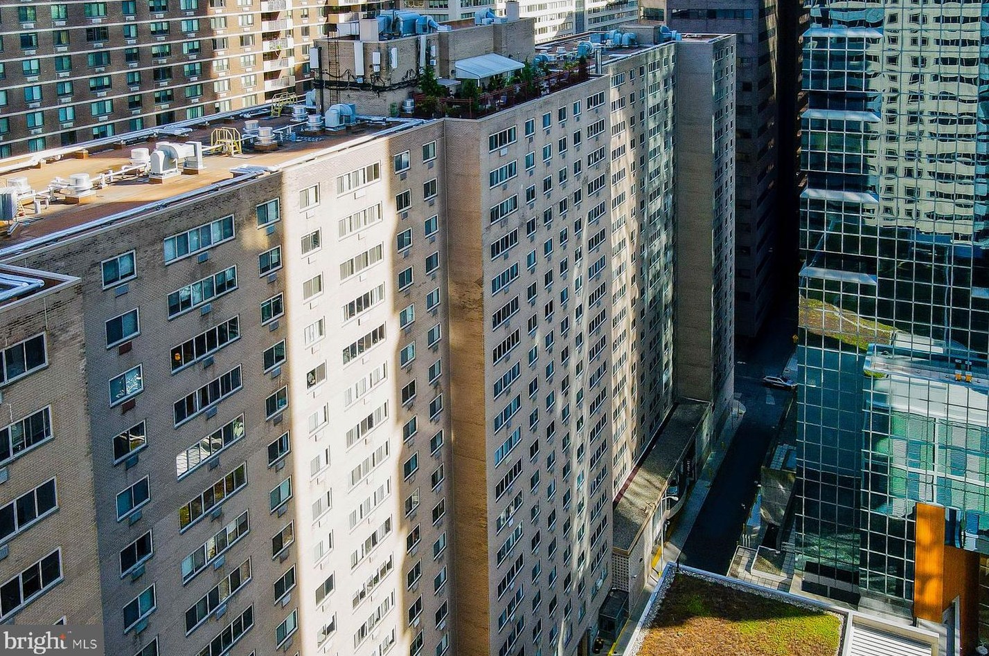 1900 John F Kennedy Blvd, Philadelphia PA 19103-1126 exterior