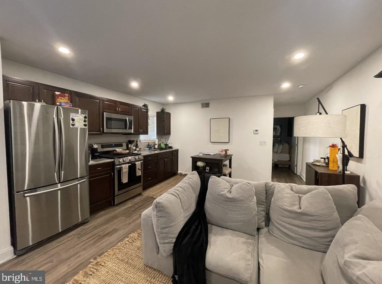 3000 S 15th St #1st Floor, Philadelphia, PA 19145