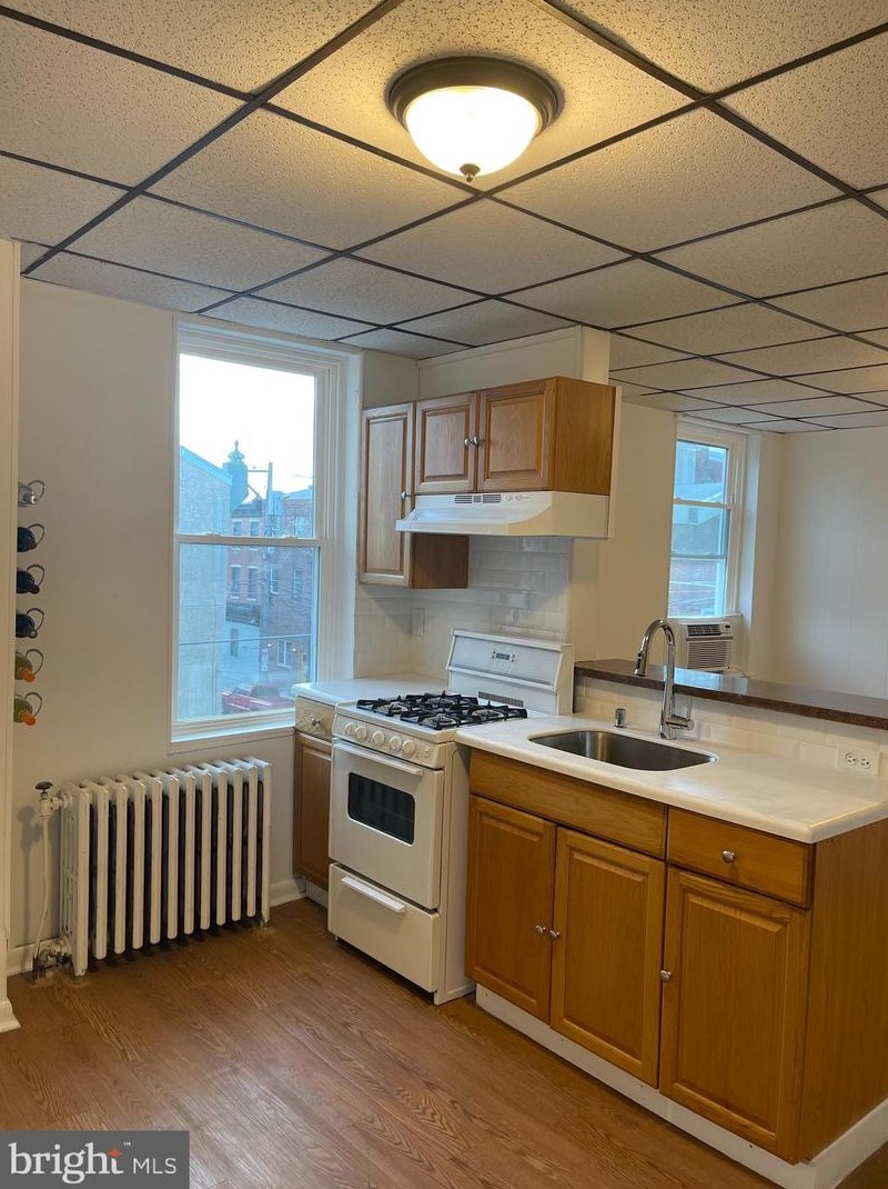 613 S 8th St #3rd Floor, Philadelphia, PA 19147