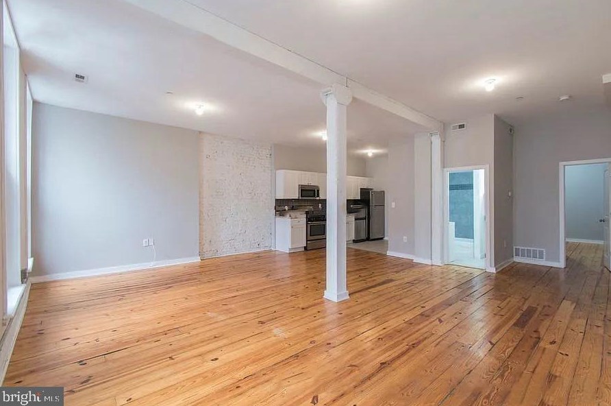 13 S Strawberry St #b, Philadelphia, PA 19106
