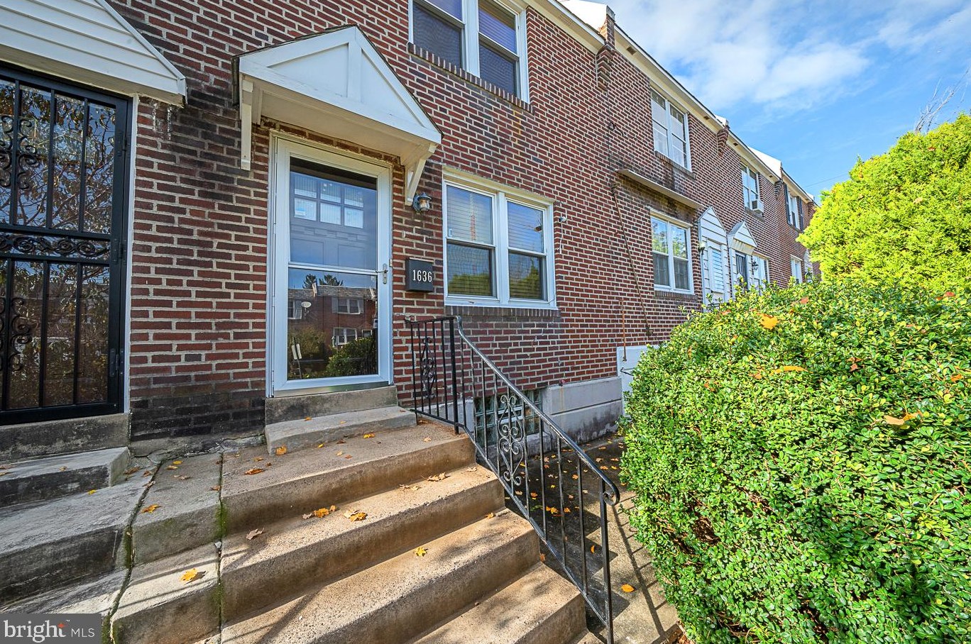 1636 Ashurst Rd, Philadelphia, PA 19151-2712