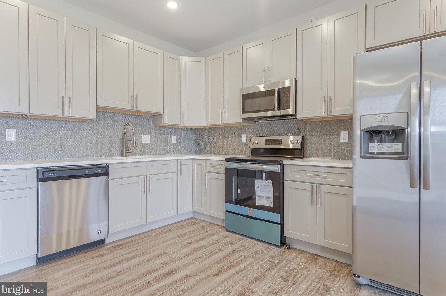 2162 E Norris St #402, Philadelphia, PA 19125