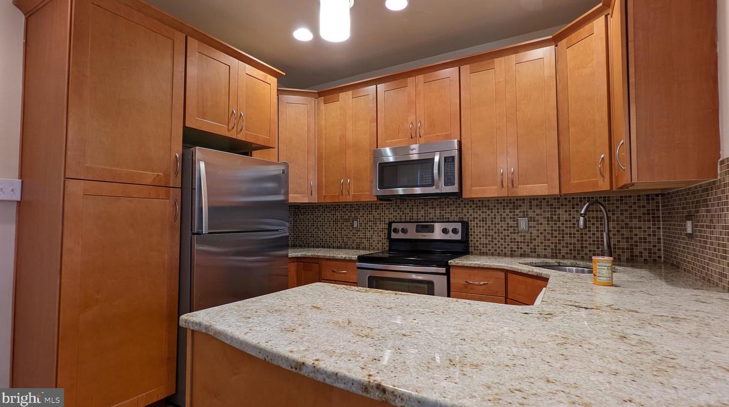 3697 Calumet St, Philadelphia, PA 19129-1749