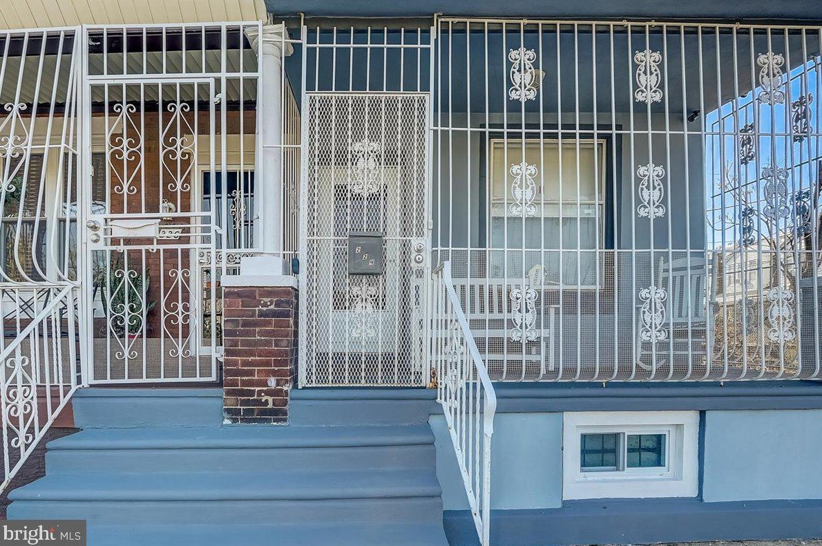 222 Clearfield St, Philadelphia, PA 19134-2833