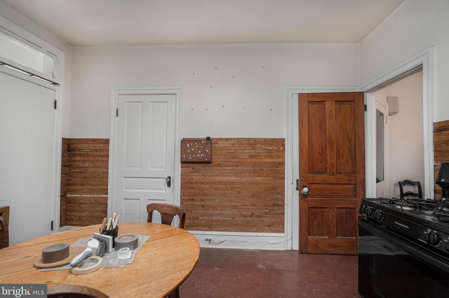 8125 Roanoke St, Philadelphia PA 19118-3949 exterior