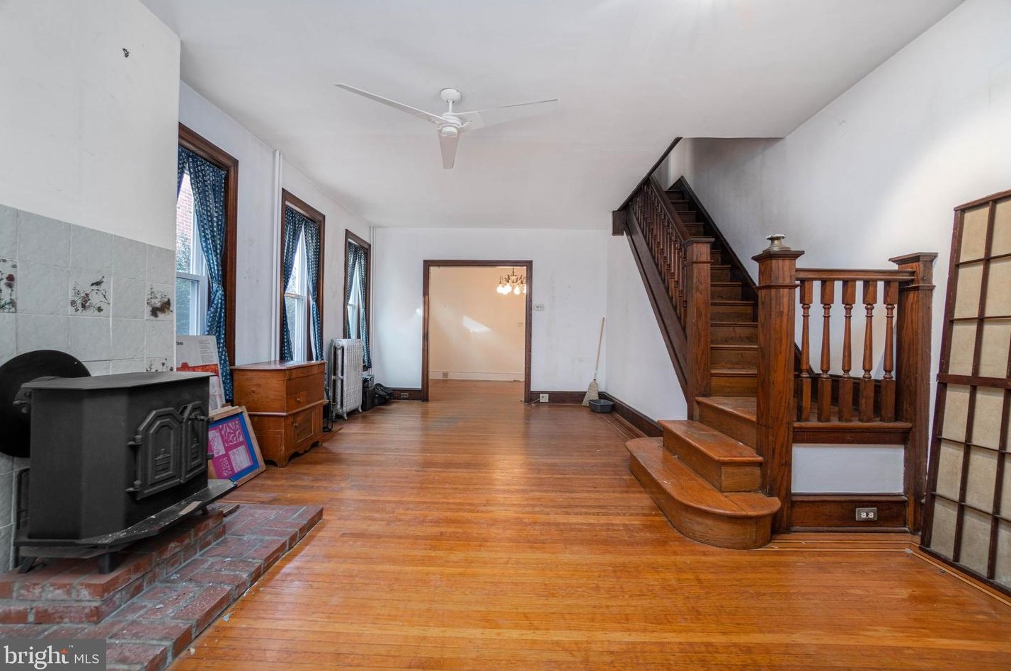 8125 Roanoke St, Philadelphia PA 19118-3949 exterior